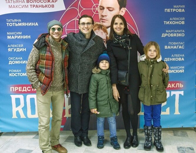 Дмитрий Хрусталев, Сергей Безруков с женой Анной Матисон и внебрачными детьми