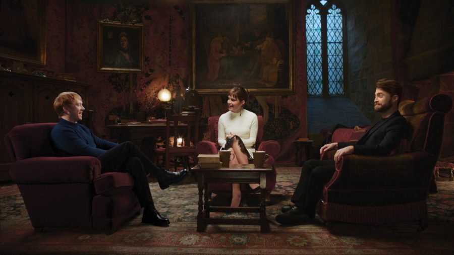 Руперт Гринт (Rupert Grint), Эмма Уотсон (Emma Watson) и Дэниэл Рэдклифф (Daniel Radcliffe) в фильме «Гарри Поттер 20 лет спустя: возвращение в Хогвартс / Harry Potter 20th Anniversary: Return to Hogwarts» (2022)